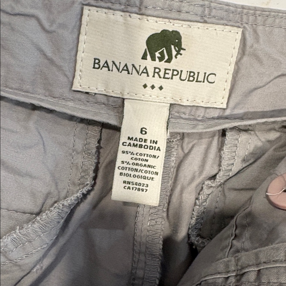 Banana Republic Cargo Pants in - Picture 5 of 9